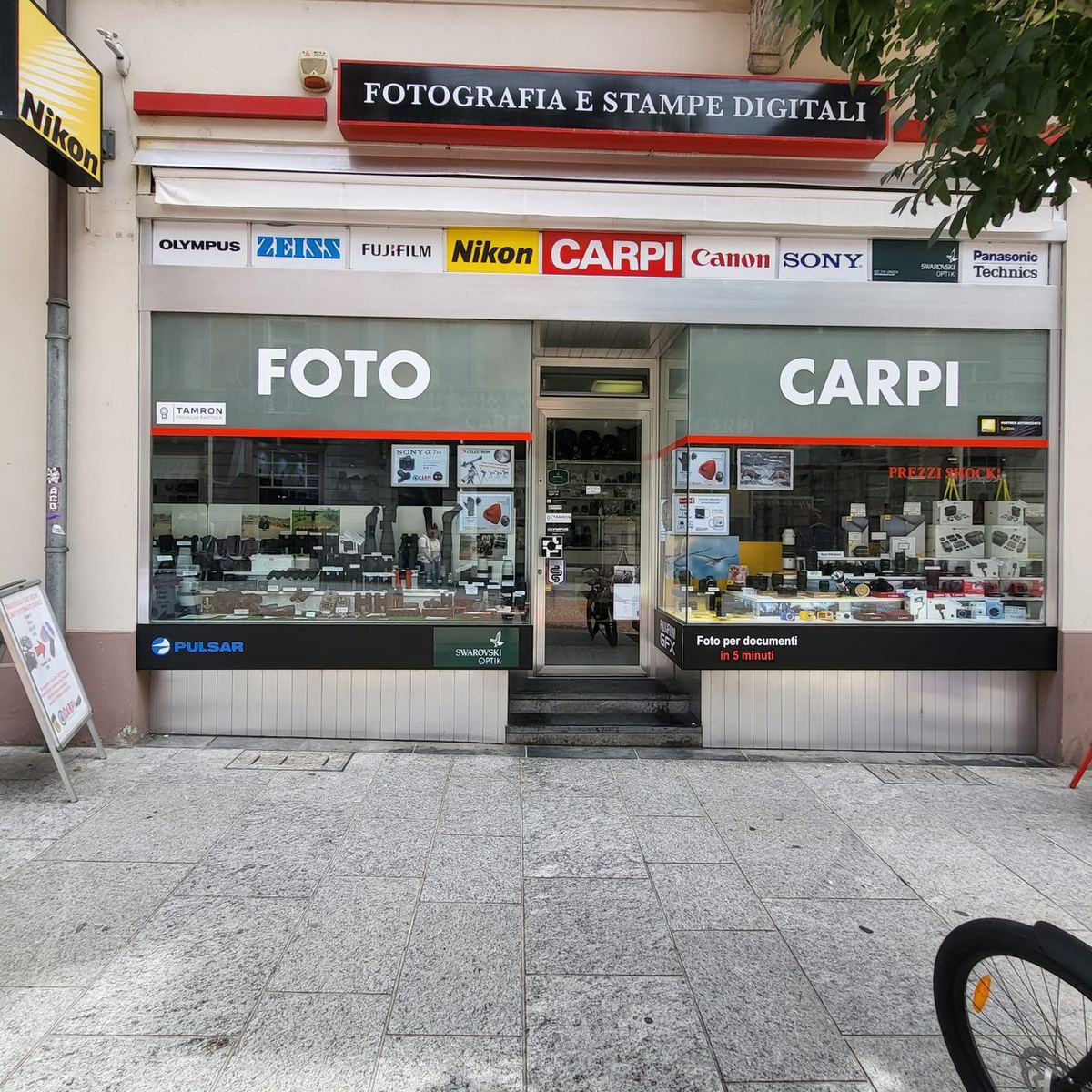Lavoro di Oscuramento vetrate e pellicole anticalore realizzato da VAM Deco in Ticino (foto 5)